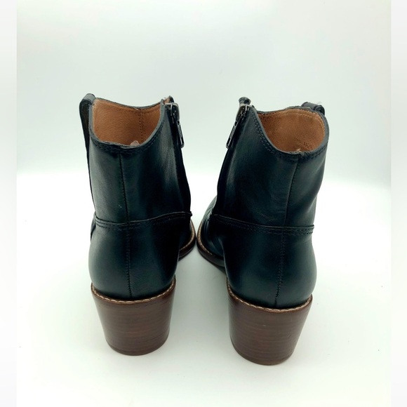 Madewell The Hailie Boot Leather In Black - Picture 7 of 16